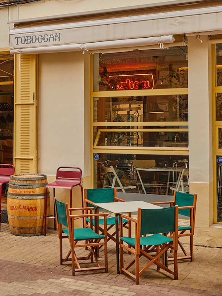 Mobiliario exterior e interior para restaurantes
